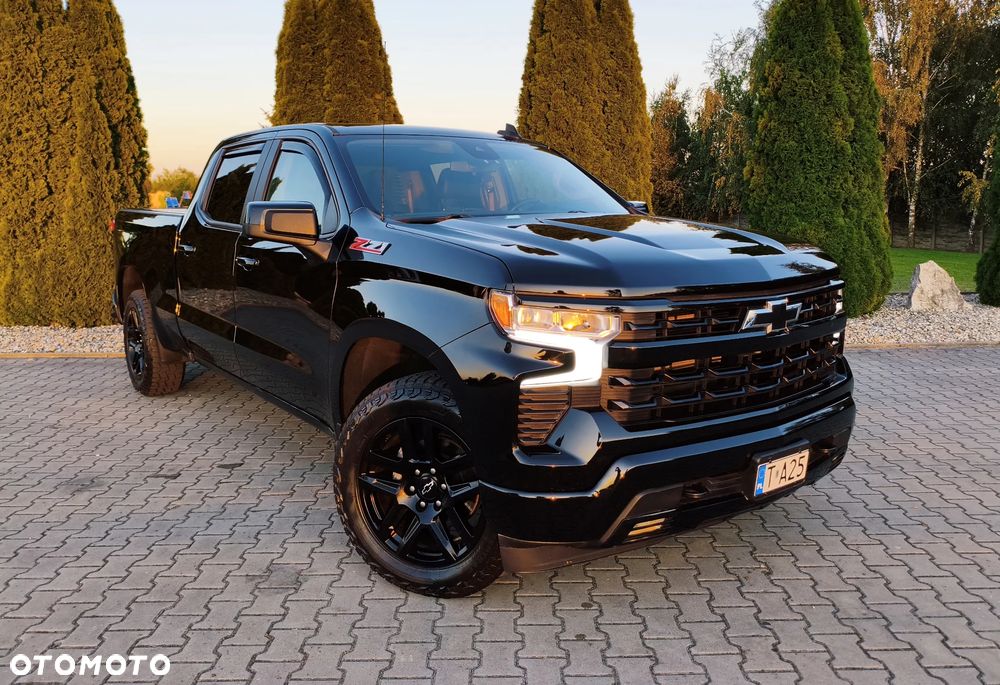 Chevrolet Silverado - 3