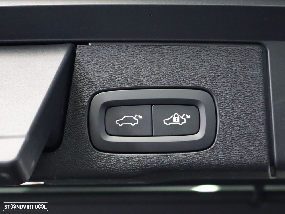 Volvo XC 60 2.0 T6 PHEV Core AWD - 25