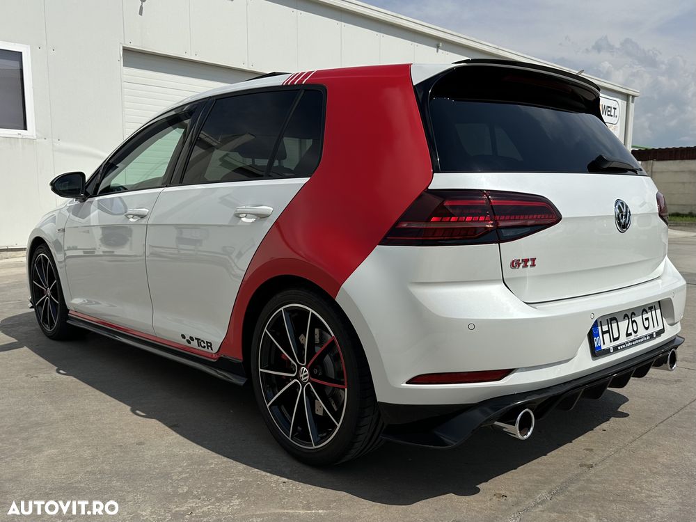 Volkswagen Golf - 4