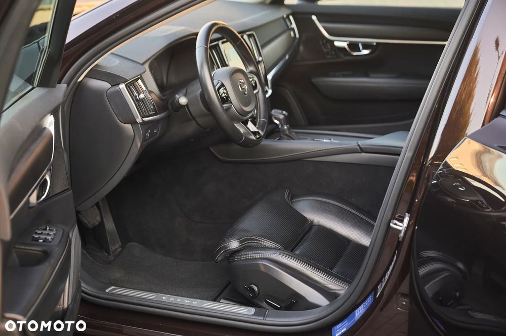Volvo V90 Cross Country D5 SCR AWD Pro - 22