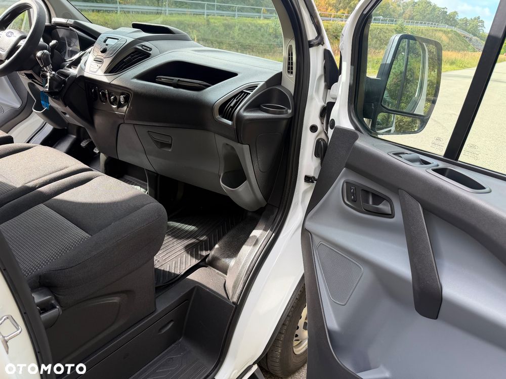 Ford TRANSIT CUSTOM - 18