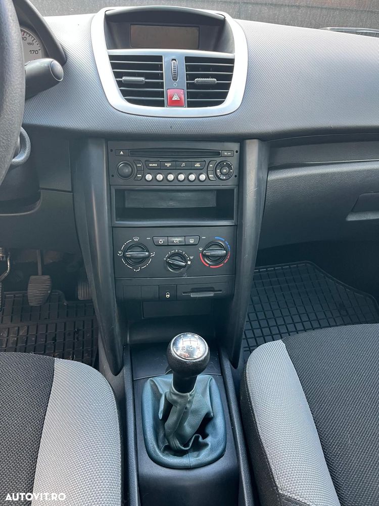 Peugeot 207 1.4HDI Urban - 11