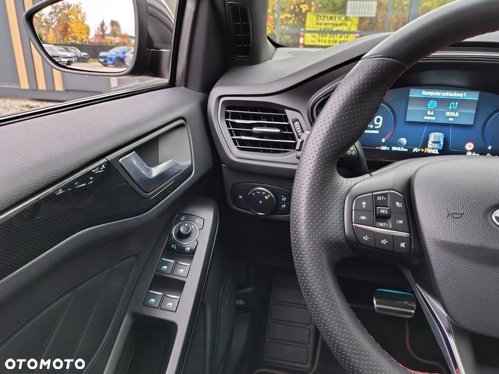 Ford Focus 1.0 EcoBoost mHEV ST-Line X - 14