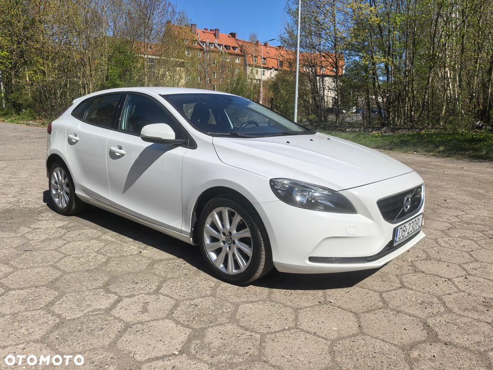 Volvo V40 D2 - 11
