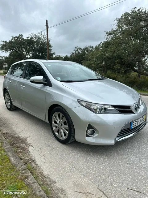 Toyota Auris 1.8 HSD Comfort+J17 - 2