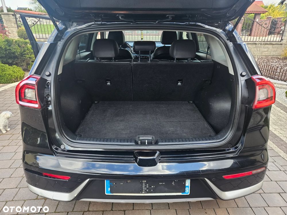 Kia Niro 1.6 GDI Hybrid M - 28