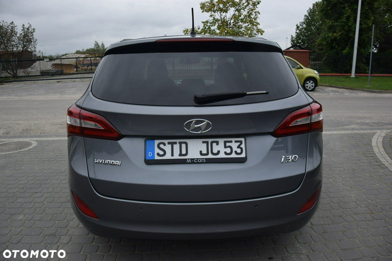 Hyundai i30 blue 1.6 CRDi YES Gold - 12