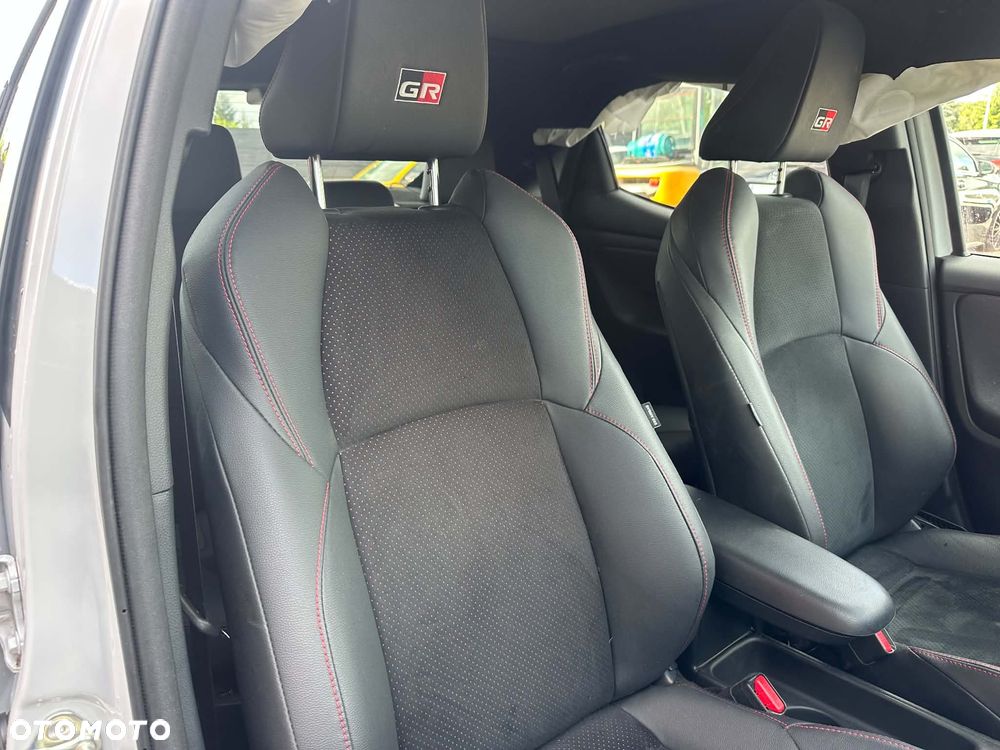 Toyota Yaris Hybrid 1.5 GR Sport - 13