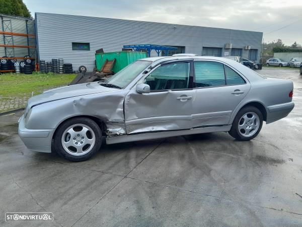 Para Peças Mercedes-Benz E-Class (W210) - 2