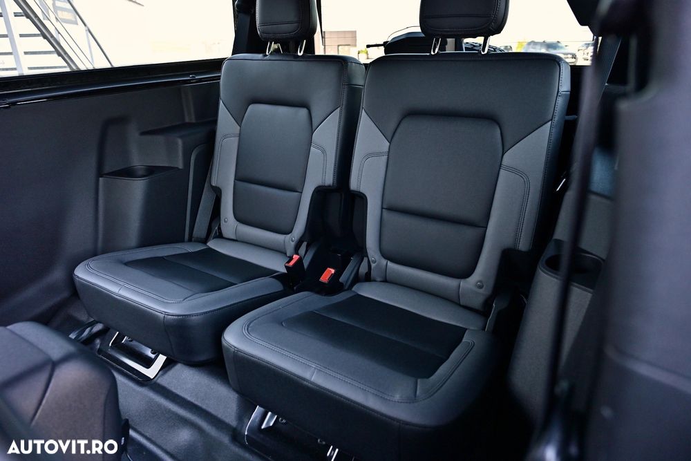 Ford Bronco - 12