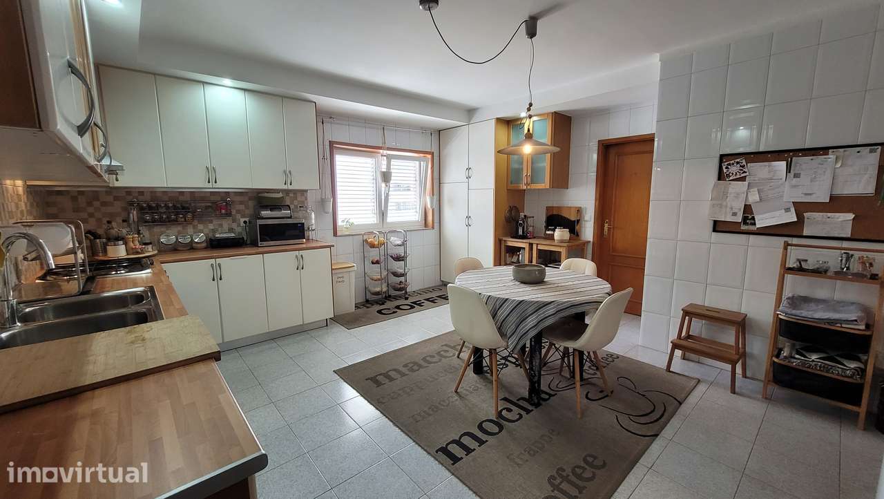 Apartamento T4 Duplex com Terraços e Garagem para dois carros - Grande imagem: 5/26