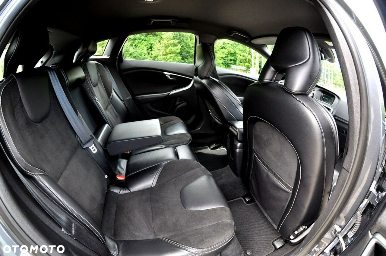 Volvo V40 D2 R-Design Momentum - 9