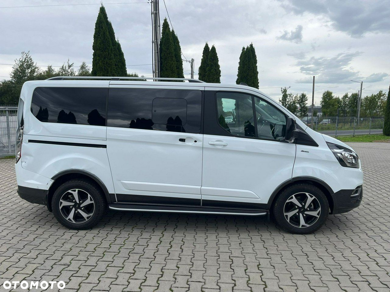 Ford Tourneo Custom - 5
