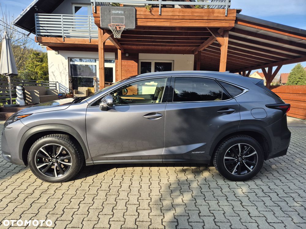 Lexus NX 300h Prestige AWD - 9