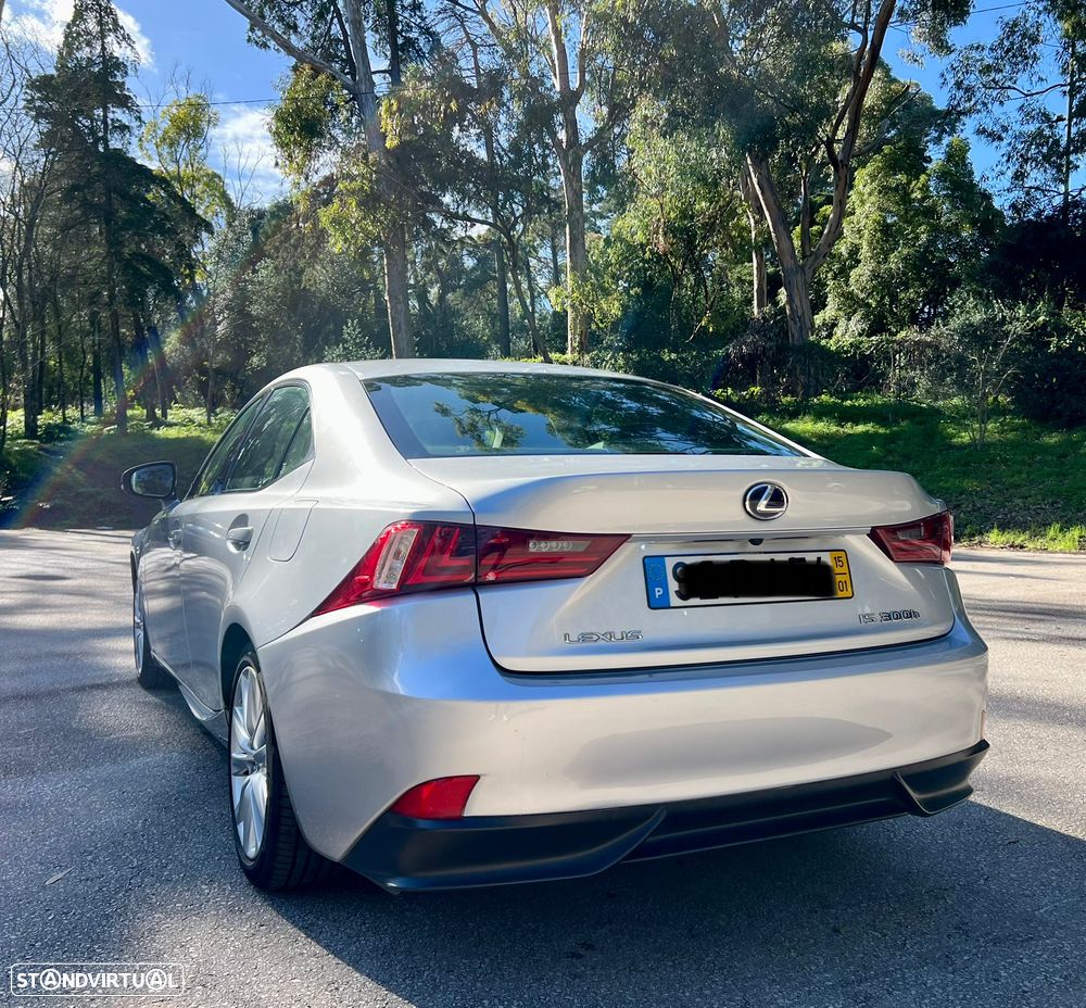 Lexus IS 300H Executive+ - 18