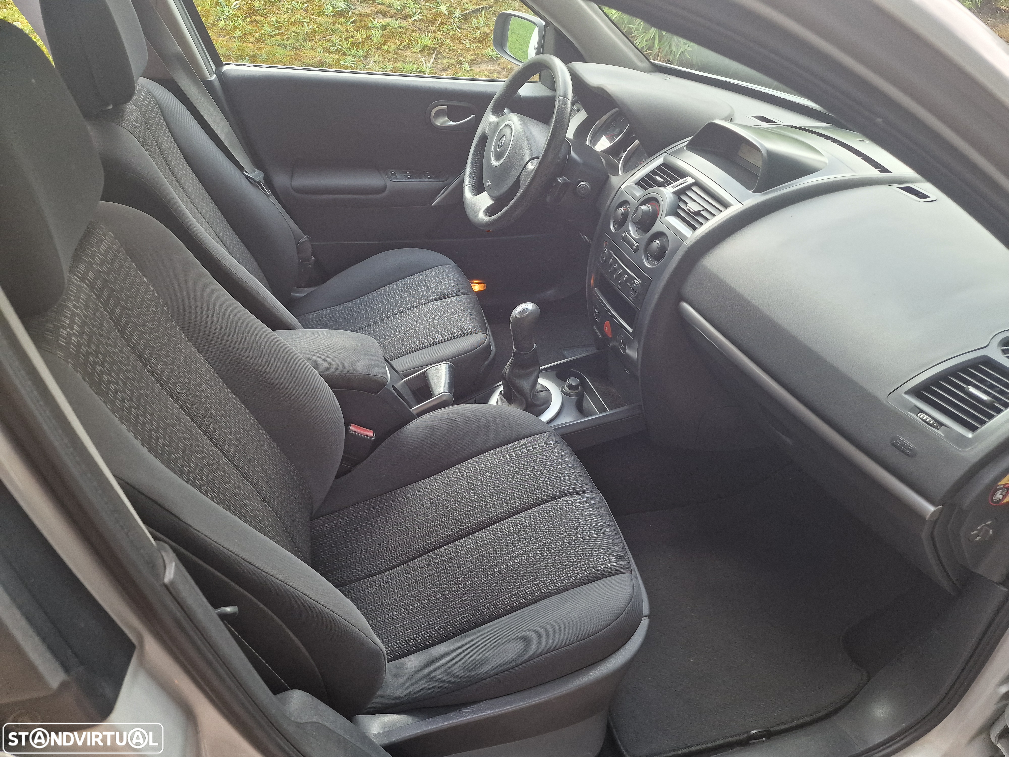 Renault Mégane 1.5 dCi Dynamique Luxe - 4