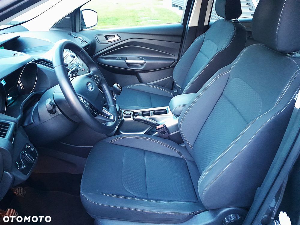 Ford Kuga 1.5 EcoBoost 2x4 Cool & Connect - 9