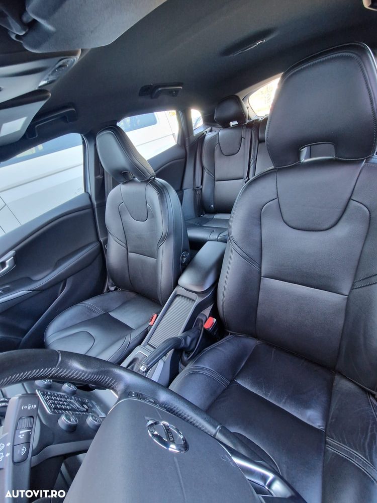 Volvo V40 D2 Aut. Momentum - 2