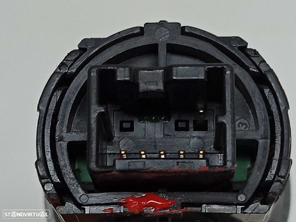 INSERIR INTERRUPTOR DE PARADA NISSAN JUKE (F15) ACENTA - 9