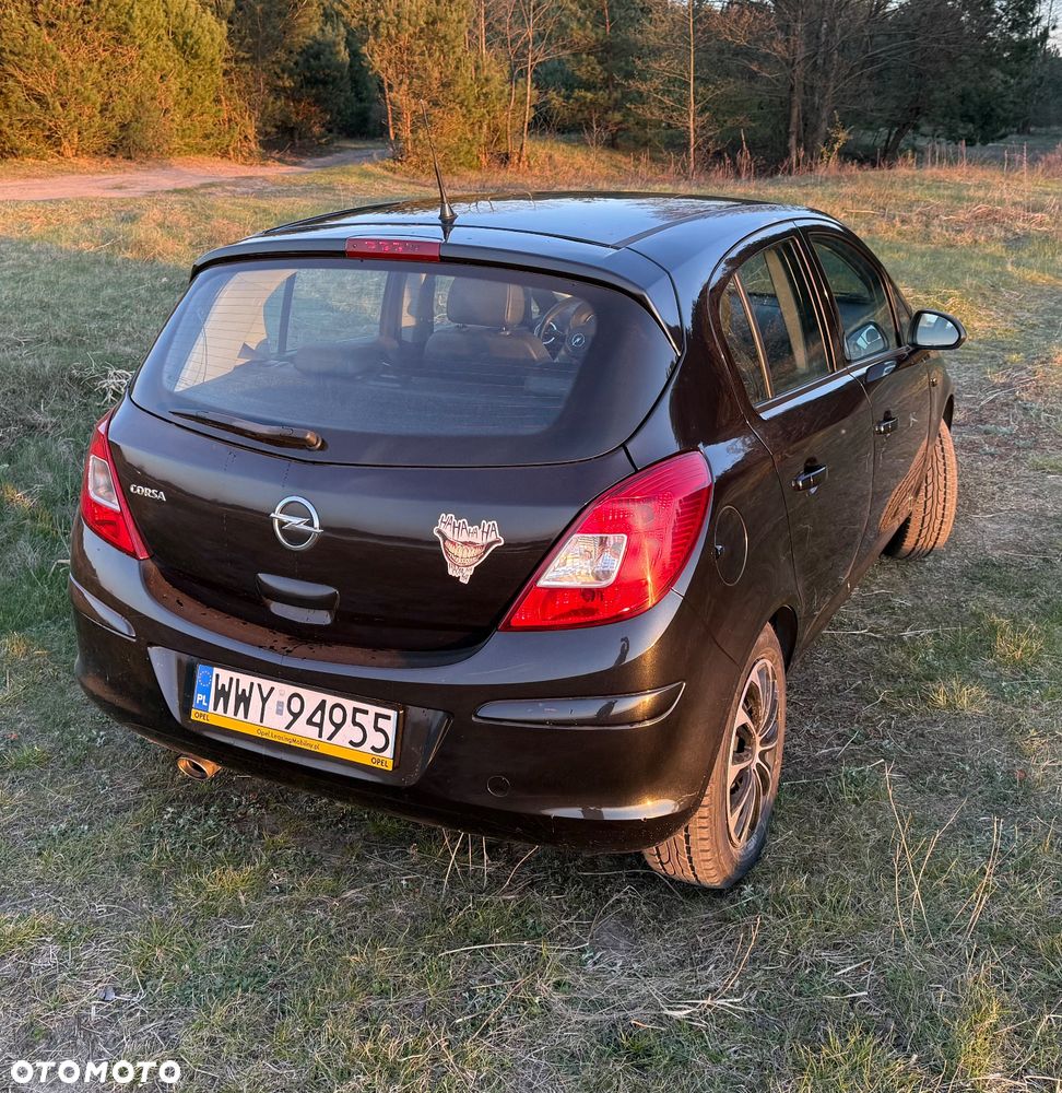 Opel Corsa 1.2 16V Cosmo - 11