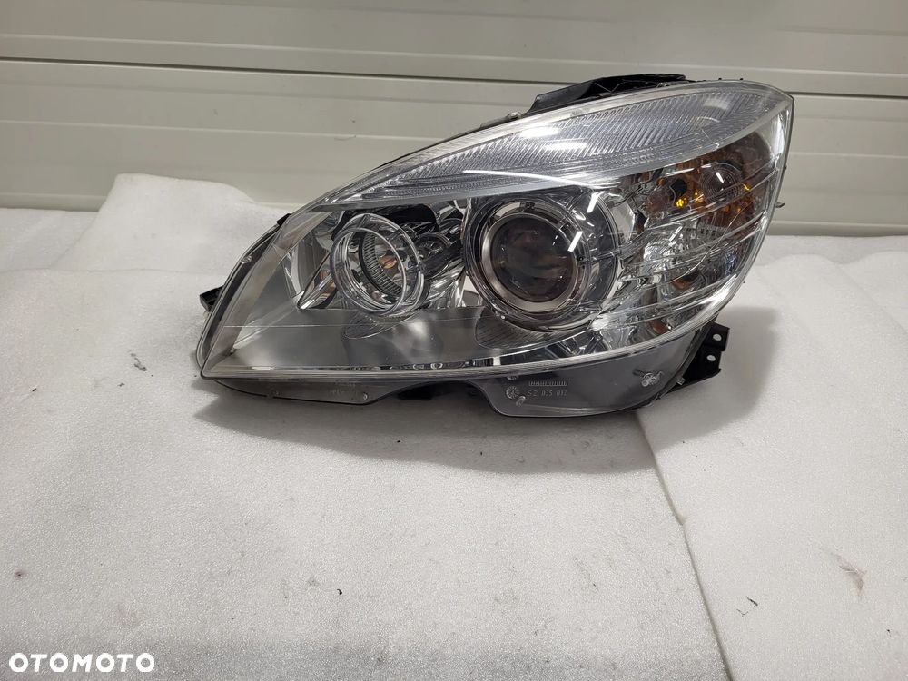 Mercedes-Benz C W204 SM XENON PRZÓD STRONA LEWA A2048202959 - 1