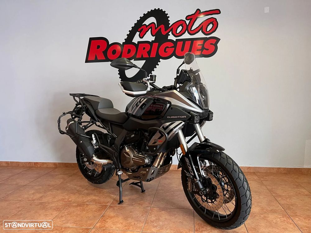 QJ Motor SRT 600SX (NOVO MODELO) - OFERTA 3 MALAS ALUMÍNIO + EQUIPAMENTO
