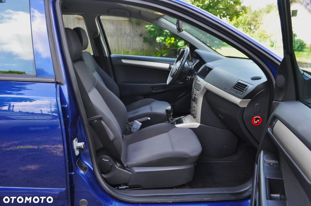 Opel Astra 1.4 NJoy - 26