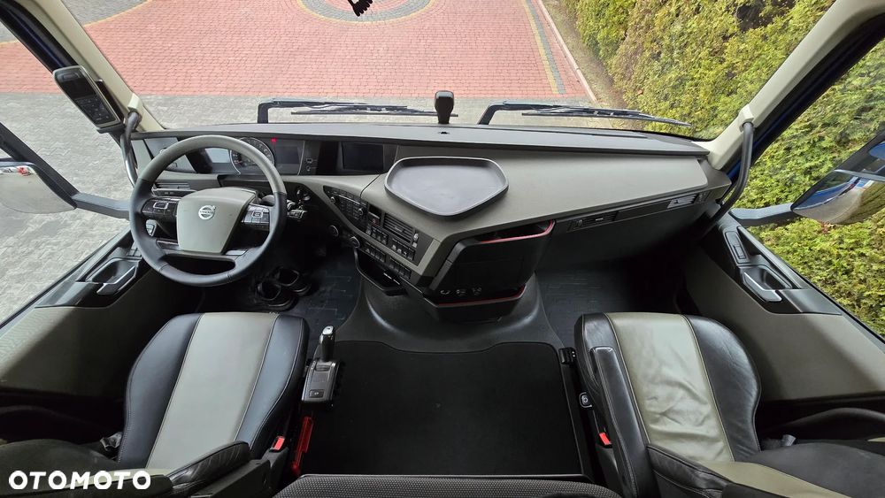 Volvo FH 460 8x2 HIAB 1055 E8 + JIB 150-6+1 - 14