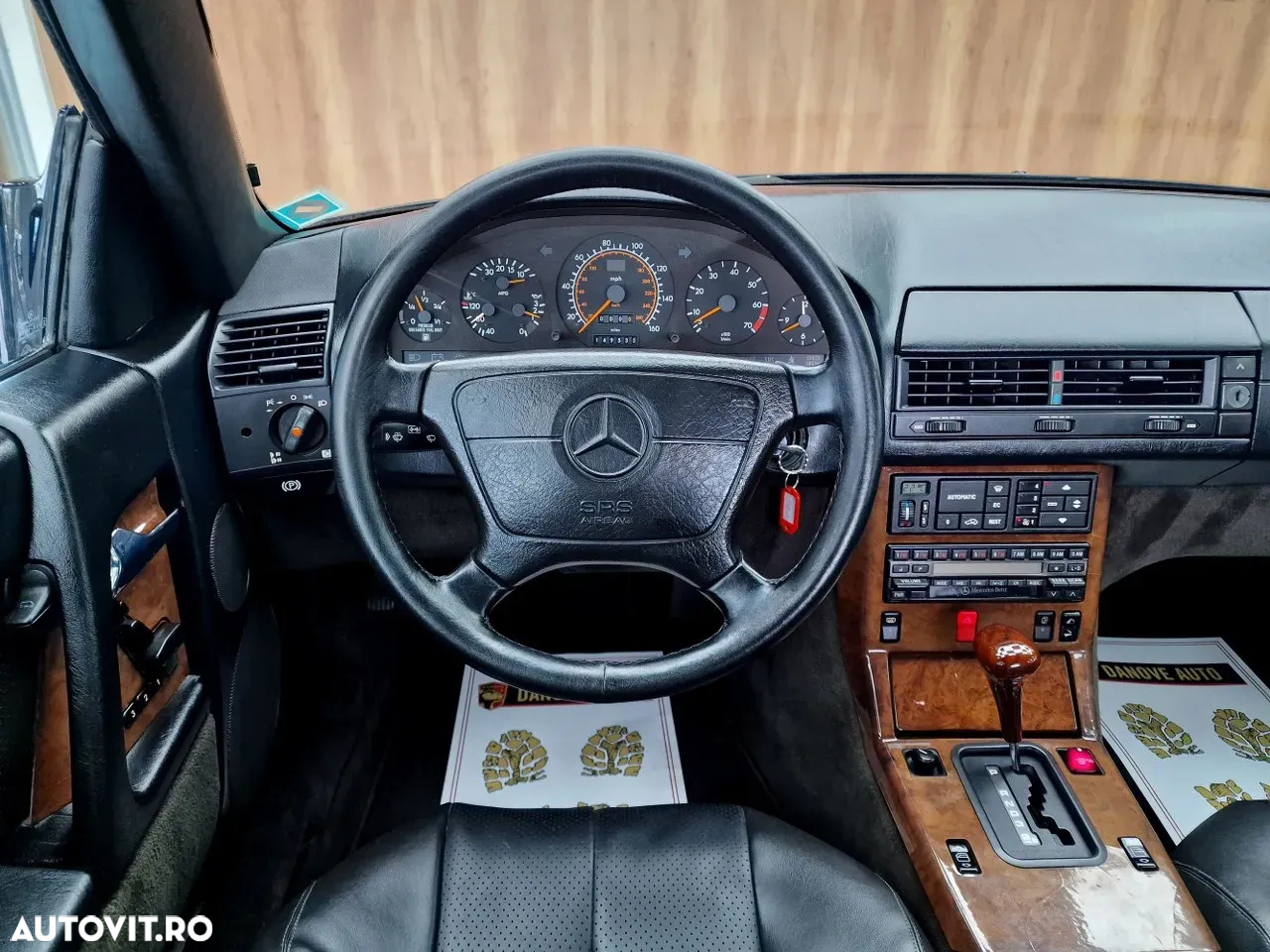 Mercedes-Benz SL - 27