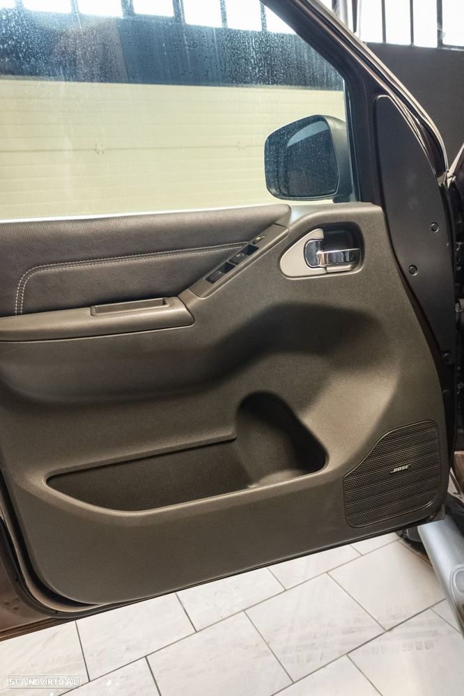 Nissan Navara 3.0 dCi V6 CD LE AT 4WD - 15