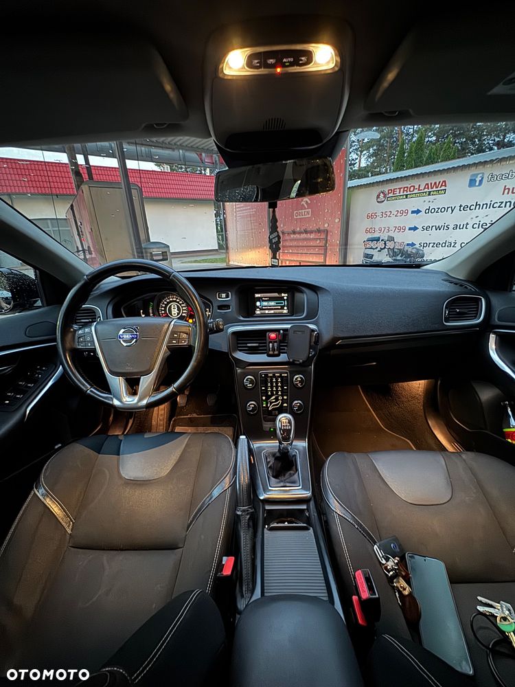 Volvo V40 D3 R-Design - 10
