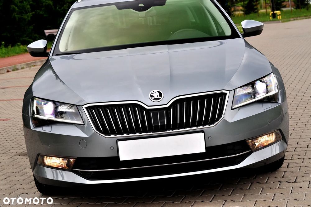 Skoda Superb 2.0 TDI DSG Premium Edition - 5