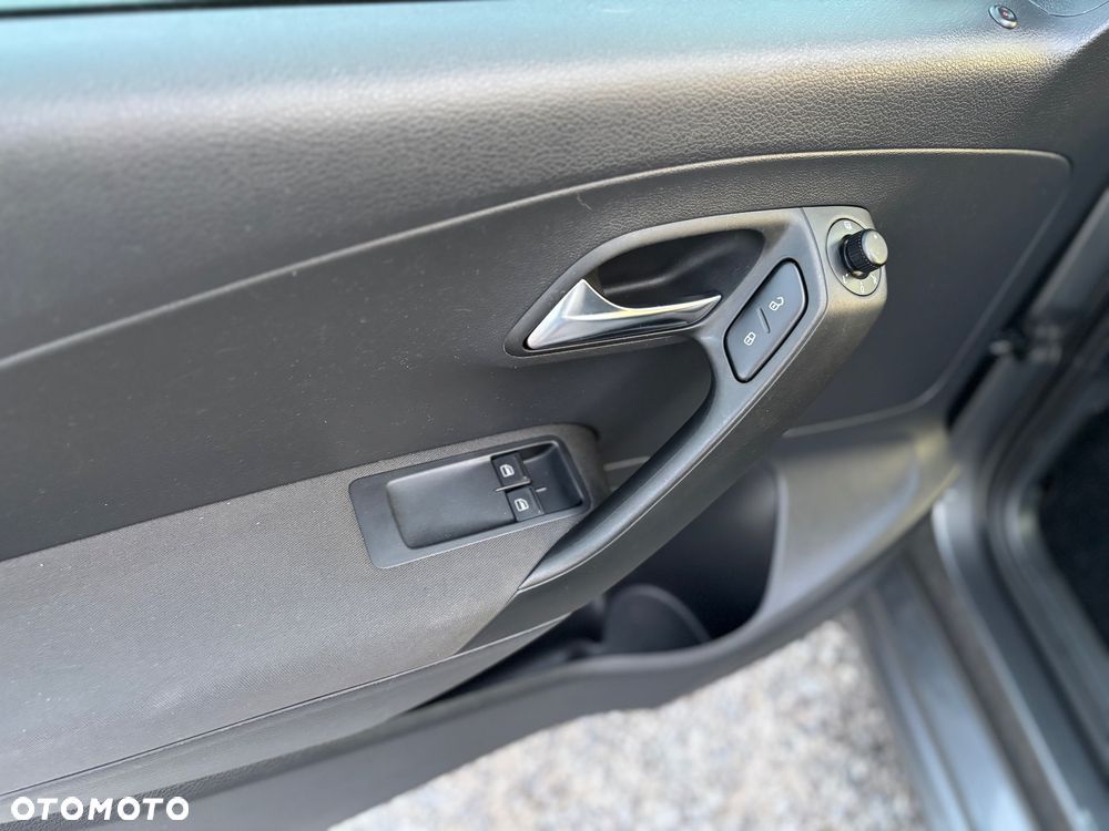 Volkswagen Polo - 8