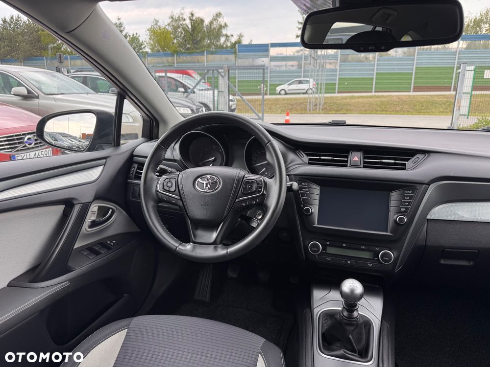 Toyota Avensis Touring Sports 1.6 D-4D Comfort - 33
