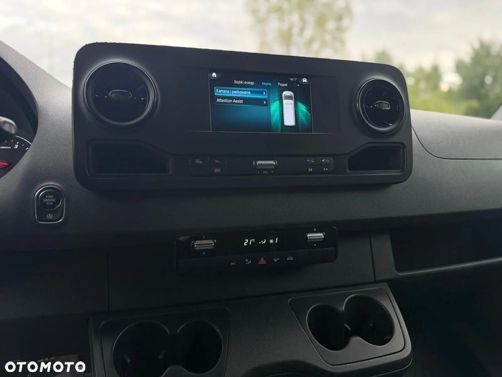 Mercedes-Benz Sprinter L4H2 - 11