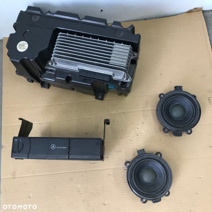 Radio Mercedes Vito W639 wzmacniacz subwoofer głosniki tuner wzmacniacz zmieniarka kmpl. A6398271660 - 1
