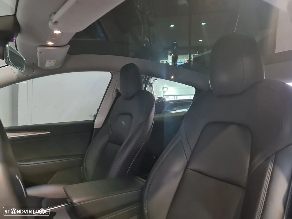 Tesla Model Y Long Range Dual Motor AWD - 21