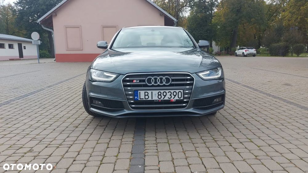 Audi A4 - 4