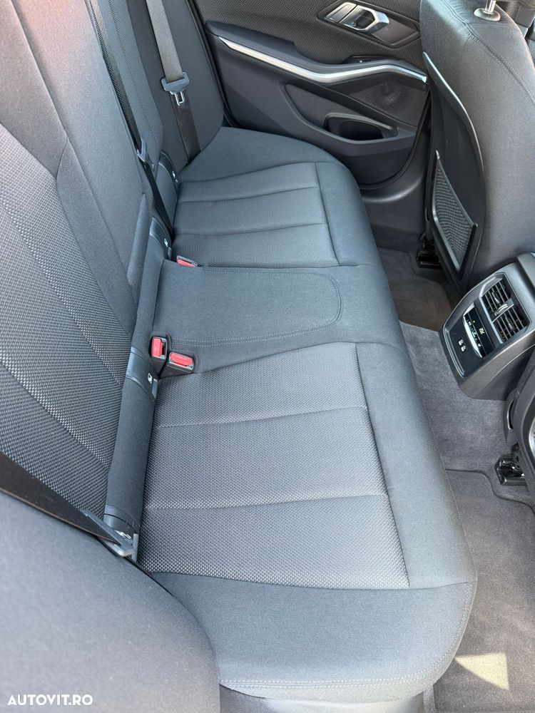 BMW Seria 5 518d Aut. - 13