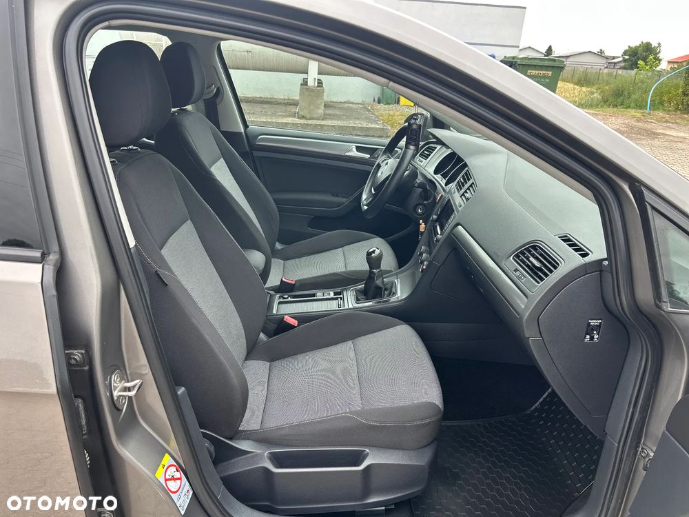 Volkswagen Golf - 8