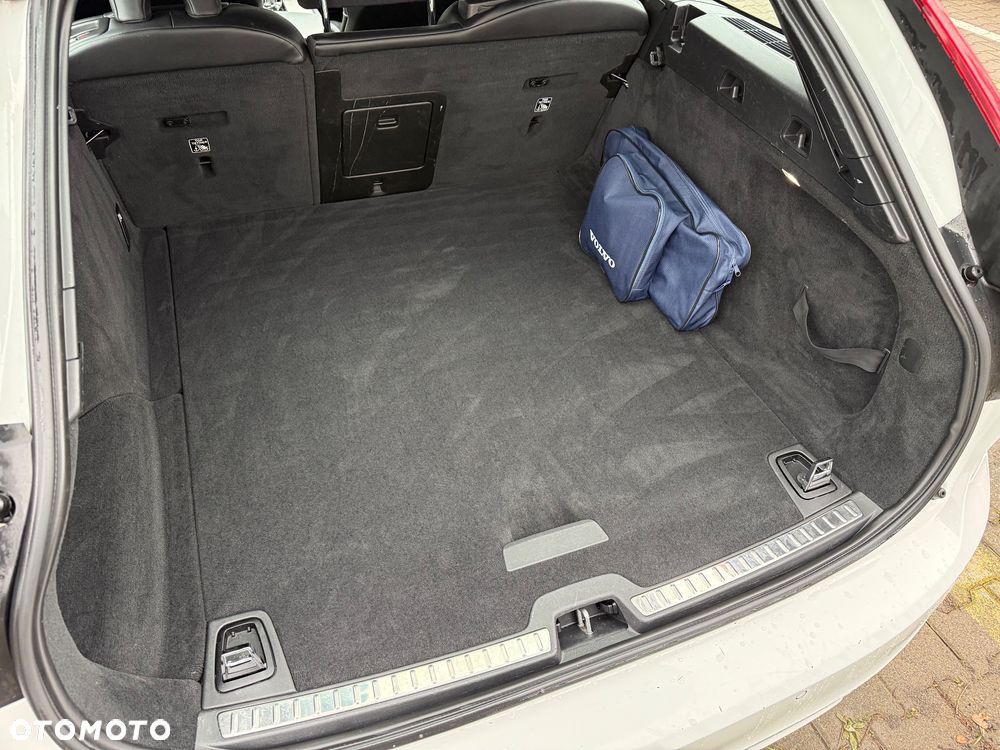 Volvo V90 D4 SCR R-Design - 16