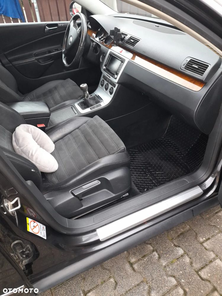 Volkswagen Passat 2.0 TDI 4Mot Highline - 8