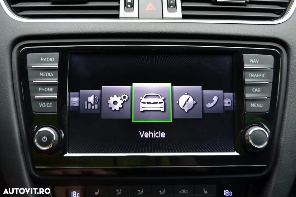 Skoda Octavia Combi 2.0 TDI (Green tec) RS - 14