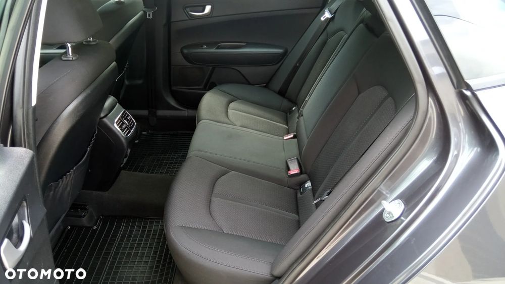Kia Optima - 16