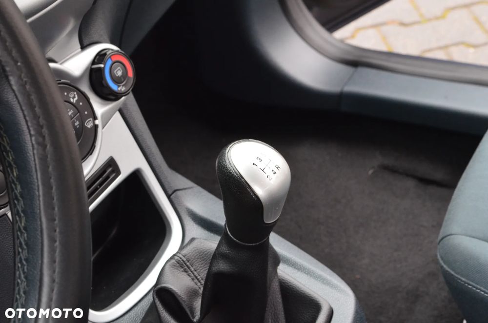 Ford Fiesta 1.25 Ambiente - 29