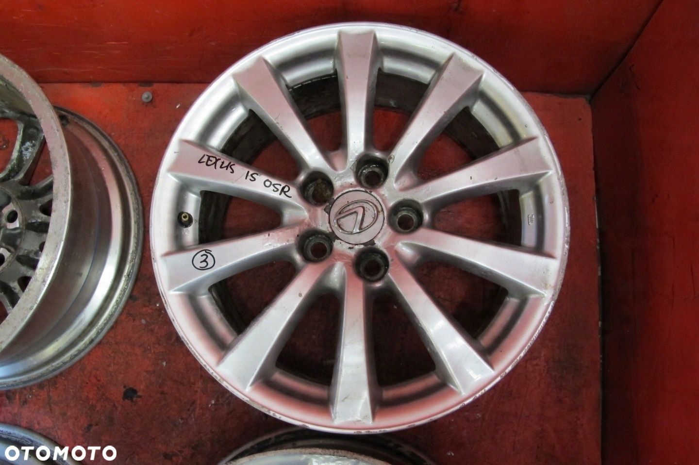 LEXUS IS II 2 FELGI ALUMINIOWE 17 8J 5x114.3 ET45 KOMPLET - 8