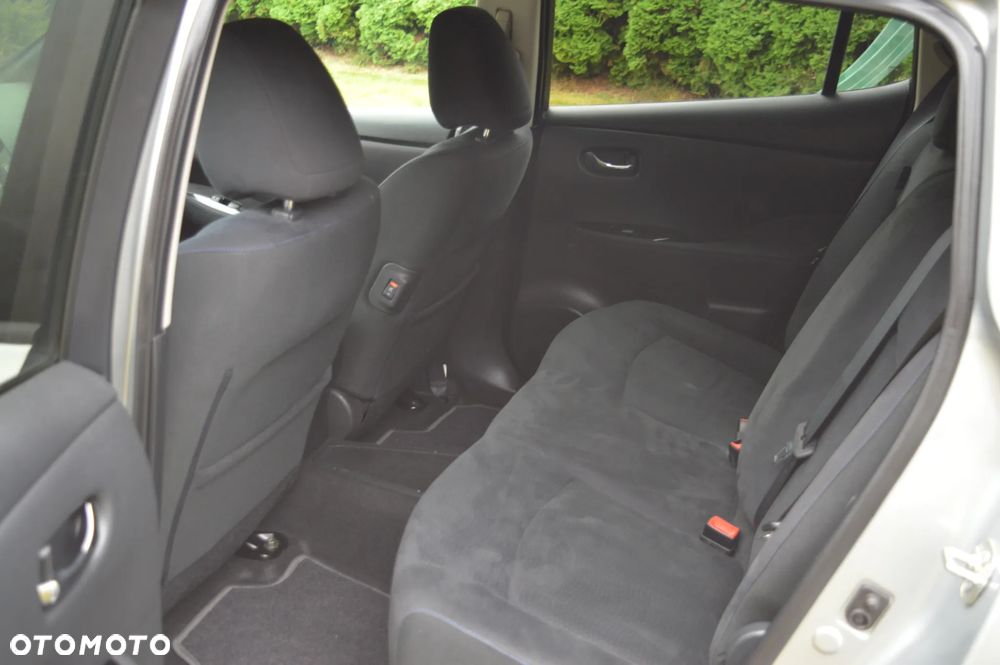 Nissan Leaf 24 kWh (mit Batterie) Visia + - 23