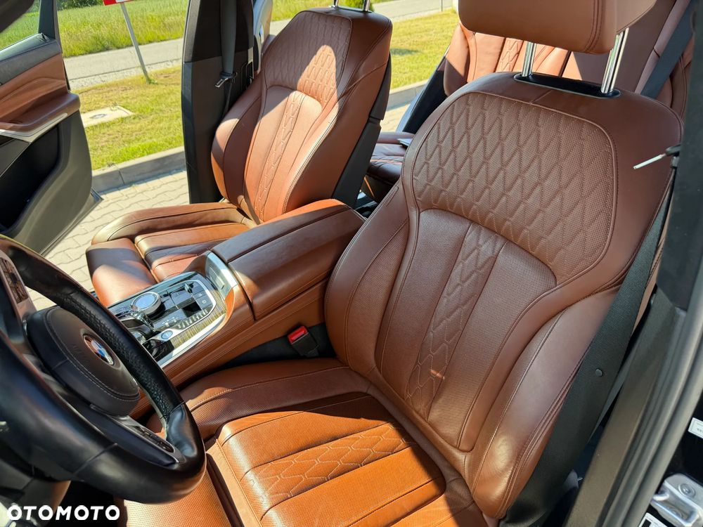 BMW X7 M50i sport - 10