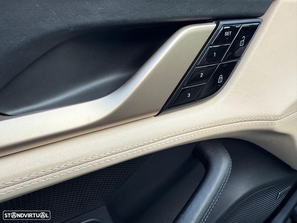 Porsche Taycan bateria Performance Plus - 18