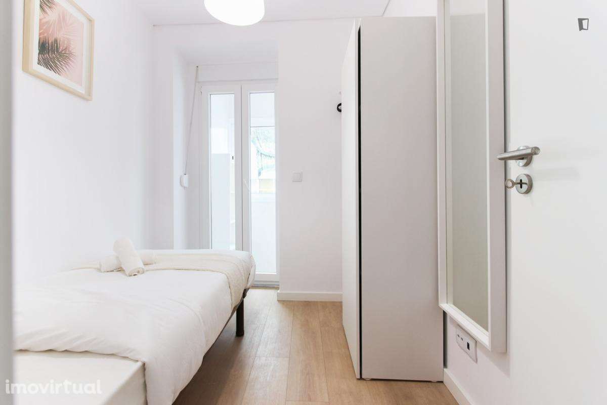 Quarto - localizado em Alameda Lisbon - Grande imagem: 2/14
